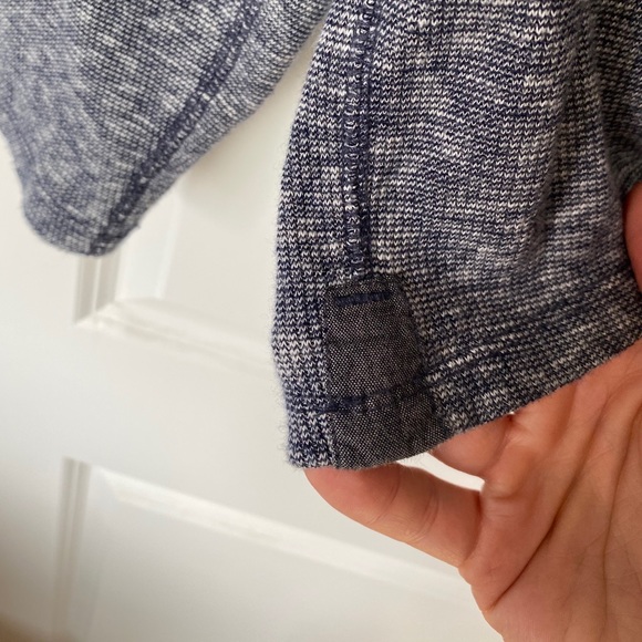 DKNY Lightweight Knit Hoody - Picture 3 of 6